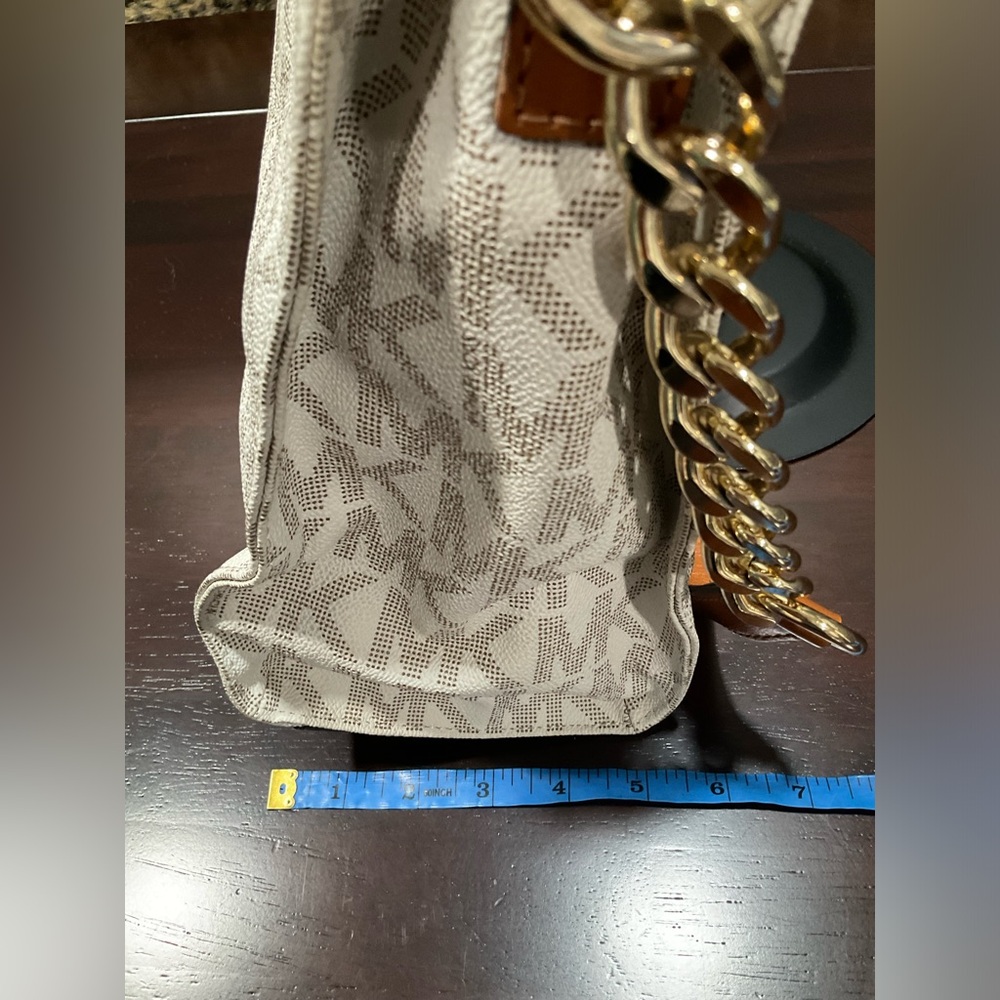 MICHAEL KORS HAMILTON LOGO TOTE WITH SHOULDER STRAP IN VANILLA - Picture 3 of 12